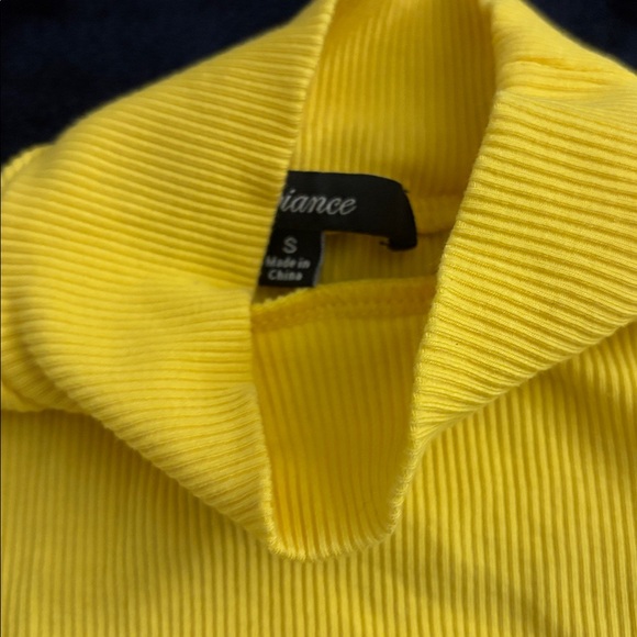 Yellow Ribbed Short Sleeve Top - Picture 2 of 3